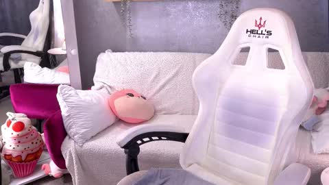 Maya online show from 10-24-25, 07:38