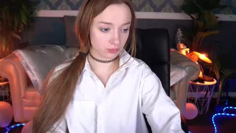 Snapshot of foxymayy chatting on 03-16-26, 05:44 Maya online show from 03-16-26, 05:44