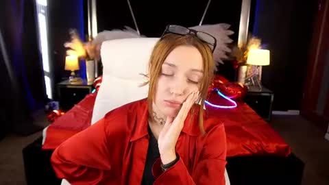 Snapshot of foxymayy chatting on 06-23-26, 02:48 Maya online show from 06-23-26, 02:48