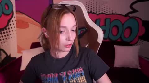 Snapshot of foxymayy chatting on 07-26-26, 08:27 Maya online show from 07-26-26, 08:27