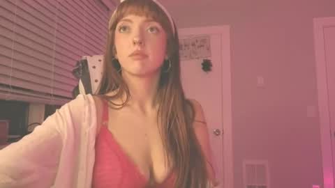 Snapshot of foxyredddd chatting on 04-04-26, 12:02 beautiful blair online show from 04-04-26, 12:02