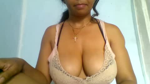 Snapshot of fracisca2204 chatting on 12-05-25, 04:10 fracisca2204 online show from 12-05-25, 04:10