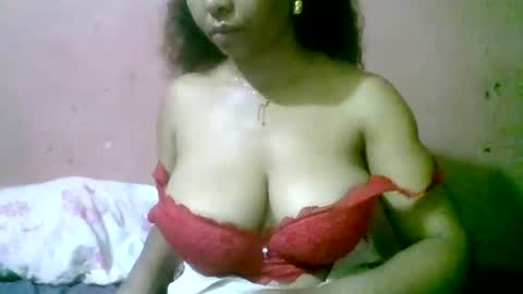 Snapshot of fracisca2204 chatting on 03-16-26, 08:24 fracisca2204 online show from 03-16-26, 08:24