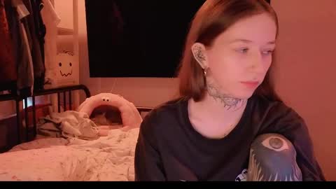 fran_bow online show from 04-28-26, 01:16