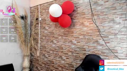 Snapshot of francesca_bbw chatting on 02-24-25, 03:33 online show from 02-24-25, 03:33