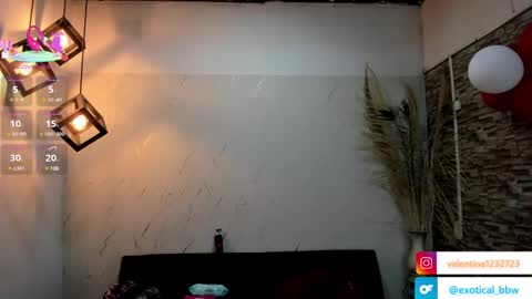 Snapshot of francesca_bbw chatting on 03-04-25, 09:18 online show from 03-04-25, 09:18