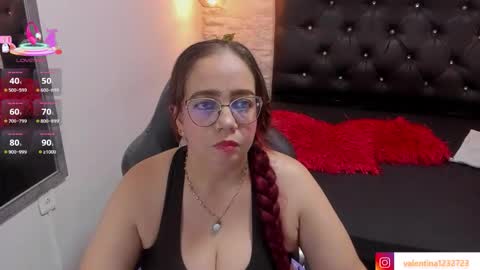 Snapshot of francesca_bbw chatting on 10-11-25, 02:44 online show from 10-11-25, 02:44