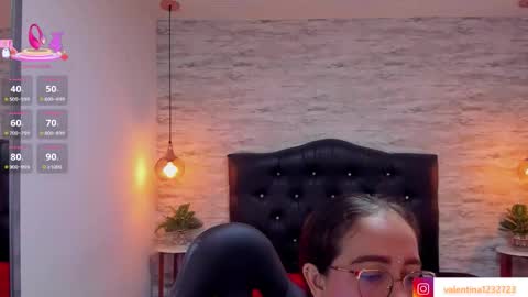 Snapshot of francesca_bbw chatting on 10-12-25, 02:27 online show from 10-12-25, 02:27