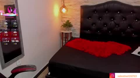 Snapshot of francesca_bbw chatting on 10-21-25, 02:45 online show from 10-21-25, 02:45