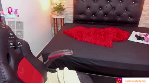 Snapshot of francesca_bbw chatting on 10-24-25, 03:25 online show from 10-24-25, 03:25