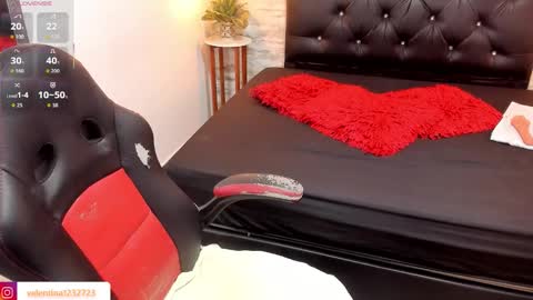 Snapshot of francesca_bbw chatting on 12-04-25, 03:05 online show from 12-04-25, 03:05