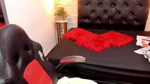 Snapshot of francesca_bbw chatting on 12-14-25, 02:06 online show from 12-14-25, 02:06