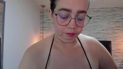 Snapshot of francesca_bbw chatting on 02-27-26, 03:17 online show from 02-27-26, 03:17