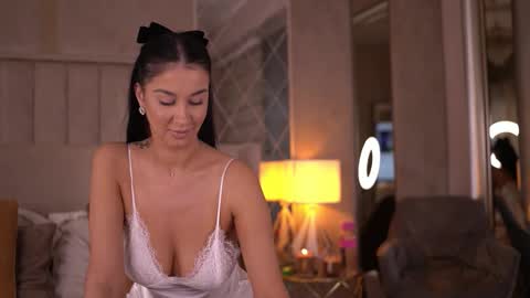 Snapshot of francescadante chatting on 11-26-25, 06:47 francescadante online show from 11-26-25, 06:47