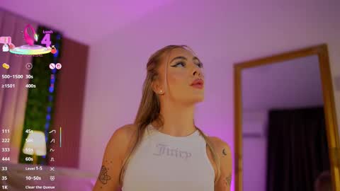 Snapshot of francescanappi chatting on 09-20-25, 04:52 Franci online show from 09-20-25, 04:52