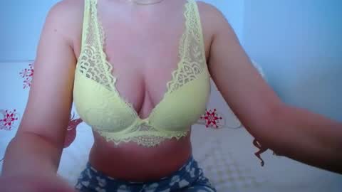 Snapshot of franceskcaa chatting on 01-03-25, 09:15 franceskcaa online show from 01-03-25, 09:15