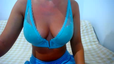 Snapshot of franceskcaa chatting on 07-19-26, 03:21 franceskcaa online show from 07-19-26, 03:21