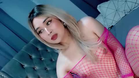 Snapshot of franchesca_fucks chatting on 05-15-26, 02:40 LOVE online show from 05-15-26, 02:40