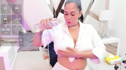Snapshot of franchescaa chatting on 10-19-25, 12:50 Victoria Franchesca online show from 10-19-25, 12:50