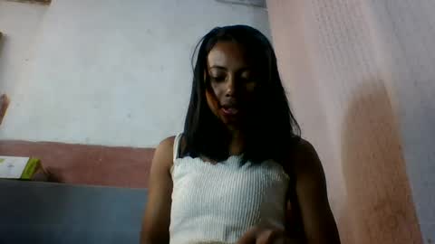 Snapshot of francine1507 chatting on 06-12-26, 06:23 francine1507 online show from 06-12-26, 06:23