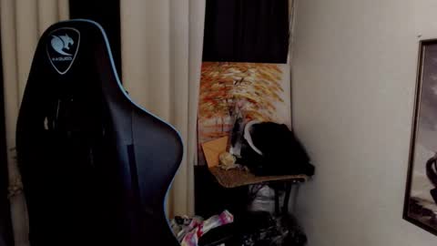 Snapshot of francine_moore chatting on 12-05-24, 06:54 Francine online show from 12-05-24, 06:54