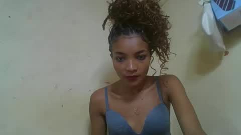 Snapshot of francinoli chatting on 05-09-26, 08:41 Francinoli online show from 05-09-26, 08:41