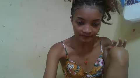 Snapshot of francinoli chatting on 05-10-26, 09:03 Francinoli online show from 05-10-26, 09:03