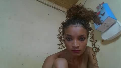 Snapshot of francinoli chatting on 05-11-26, 04:04 Francinoli online show from 05-11-26, 04:04