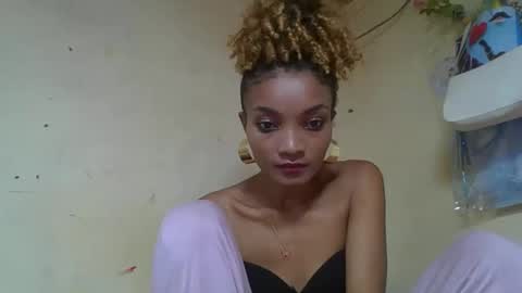 Snapshot of francinoli chatting on 05-31-26, 09:16 Francinoli online show from 05-31-26, 09:16