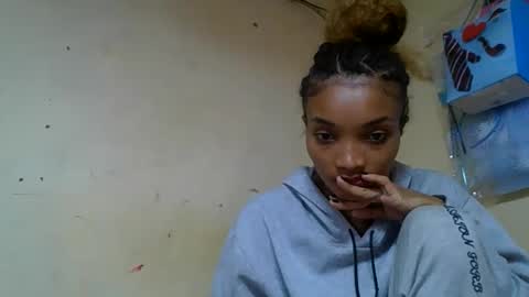 Snapshot of francinoli chatting on 06-03-26, 02:44 Francinoli online show from 06-03-26, 02:44