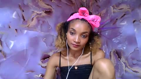 Snapshot of francinoli chatting on 06-04-26, 06:25 Francinoli online show from 06-04-26, 06:25