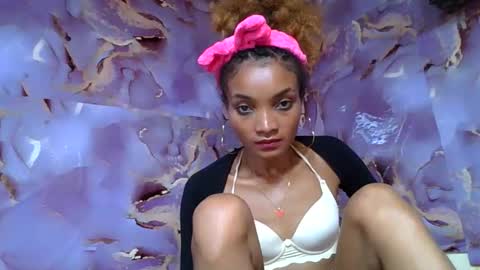 Snapshot of francinoli chatting on 06-05-26, 10:15 Francinoli online show from 06-05-26, 10:15