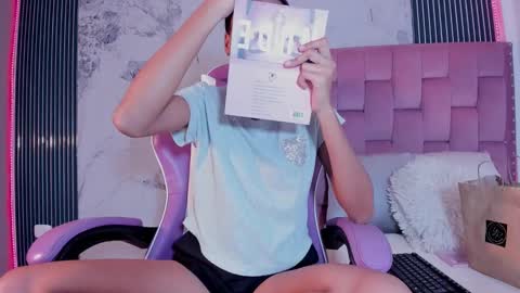 Laura online show from 09-27-25, 07:19