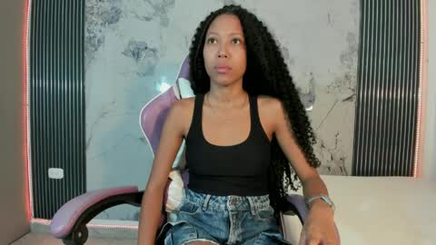 Laura online show from 04-26-26, 06:49