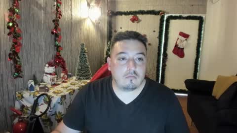 Snapshot of francoisroy chatting on 12-02-24, 09:39 Juan online show from 12-02-24, 09:39