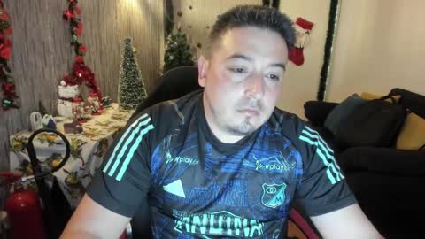 Snapshot of francoisroy chatting on 12-05-24, 04:23 Juan online show from 12-05-24, 04:23