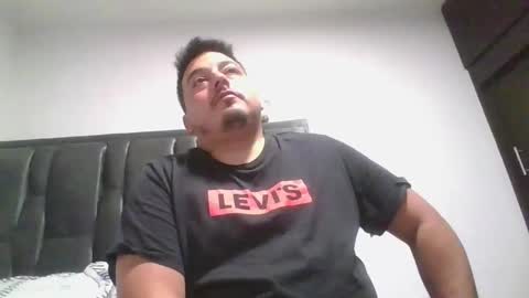 Snapshot of francoisroy chatting on 12-18-24, 03:26 Juan online show from 12-18-24, 03:26