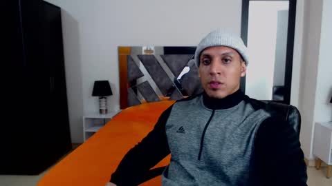 Snapshot of frank_heaven_shore chatting on 02-11-25, 05:16 Frank online show from 02-11-25, 05:16