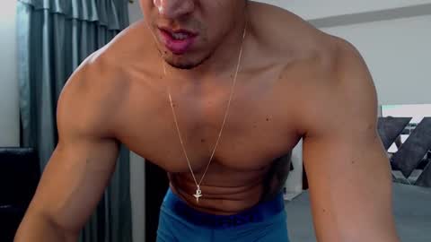 Snapshot of frank_heaven_shore chatting on 09-25-25, 05:11 Frank online show from 09-25-25, 05:11