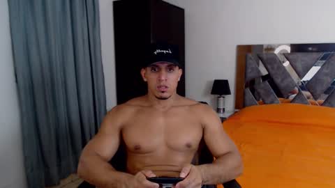 Snapshot of frank_heaven_shore chatting on 02-21-26, 07:48 Frank online show from 02-21-26, 07:48