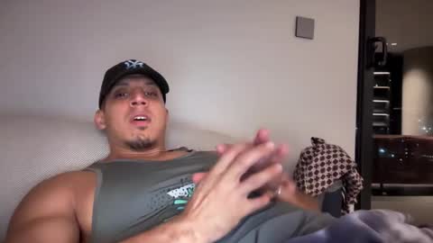 Snapshot of frank_heaven_shore chatting on 03-12-26, 05:46 Frank online show from 03-12-26, 05:46