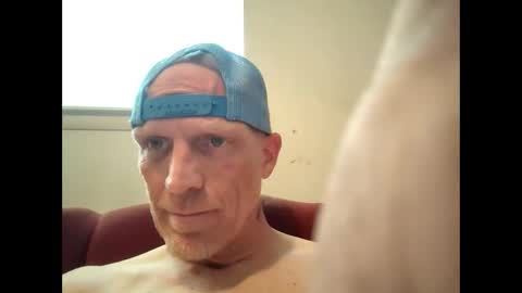 Snapshot of frankieblueeyes4u chatting on 04-11-26, 06:23 Famous Blue Eyes online show from 04-11-26, 06:23