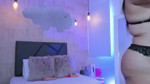 Snapshot of fransheska_mon chatting on 03-12-25, 01:40 Fransheska online show from 03-12-25, 01:40