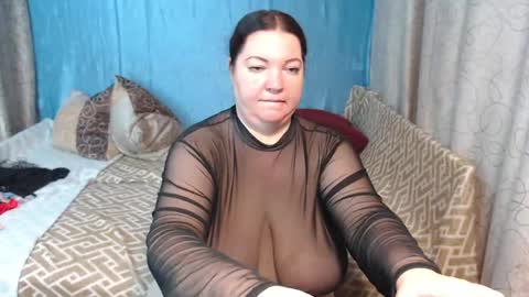 Snapshot of frau_becky chatting on 12-12-24, 02:00 frau_becky online show from 12-12-24, 02:00