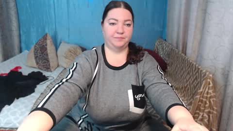 Snapshot of frau_becky chatting on 02-20-25, 02:13 frau_becky online show from 02-20-25, 02:13