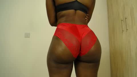 Snapshot of freaky_ass chatting on 05-25-26, 04:35 Berry online show from 05-25-26, 04:35