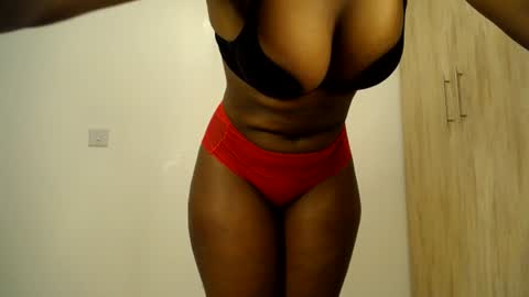 Snapshot of freaky_ass chatting on 07-28-26, 10:31 Berry online show from 07-28-26, 10:31