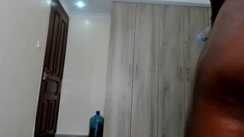 Snapshot of freaky_bad_girl chatting on 02-14-25, 10:25 Sandra online show from 02-14-25, 10:25