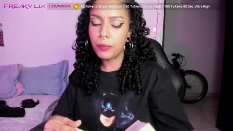 Lia Gomez online show from 02-25-25, 02:58