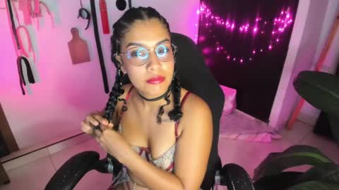Snapshot of freaky_lia chatting on 05-16-26, 02:19 Lia Gomez online show from 05-16-26, 02:19